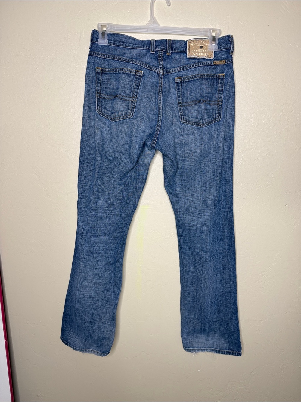 Lucky Brand Women’s Straight Jeans in Medium Blue Wash - Picture 7 of 8